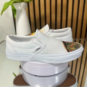 VANS Classic Slip-On Big Reveal Paisley Volcano Shoes White SZ W 6.5 Men 5 NWOT